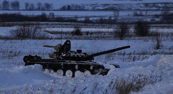Tankers of a motorized rifle formation of the combined arms formation of the Central Military District, attacking on the move, defeated the manpower and equipment of a mock enemy during a night exercise at the Yurginsky training ground in the Kemerovo region.