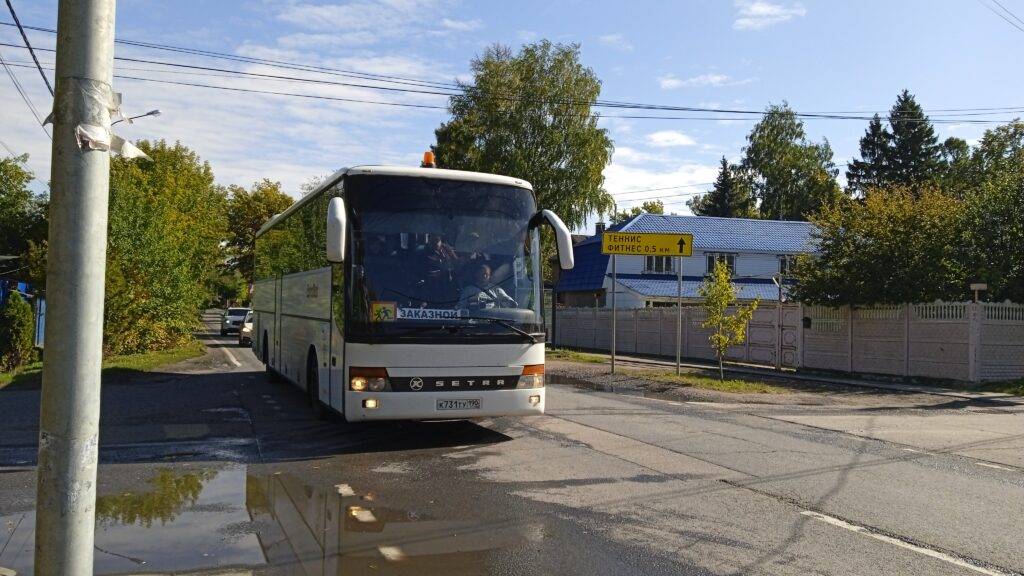 a bus in a Russian suburb